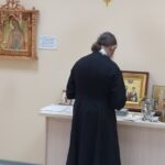 Курганский священник совершил молебен в перинатальном центре