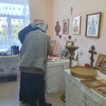 Курганский священник исповедовал и причастил пожилых людей в Лесниковском доме-интернате