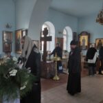 В Кургане заместитель губернатора осмотрела Центр гуманитарной помощи и побывала в храме
