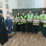 Ученики школы № 9 посетили Порт-Артурский приход и оказали помощь в изготовлении окопных свечей.