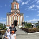 Даже в праздничные дни, наши сестры милосердия и добровольцы направления СВО, трудятся, плетут сети.